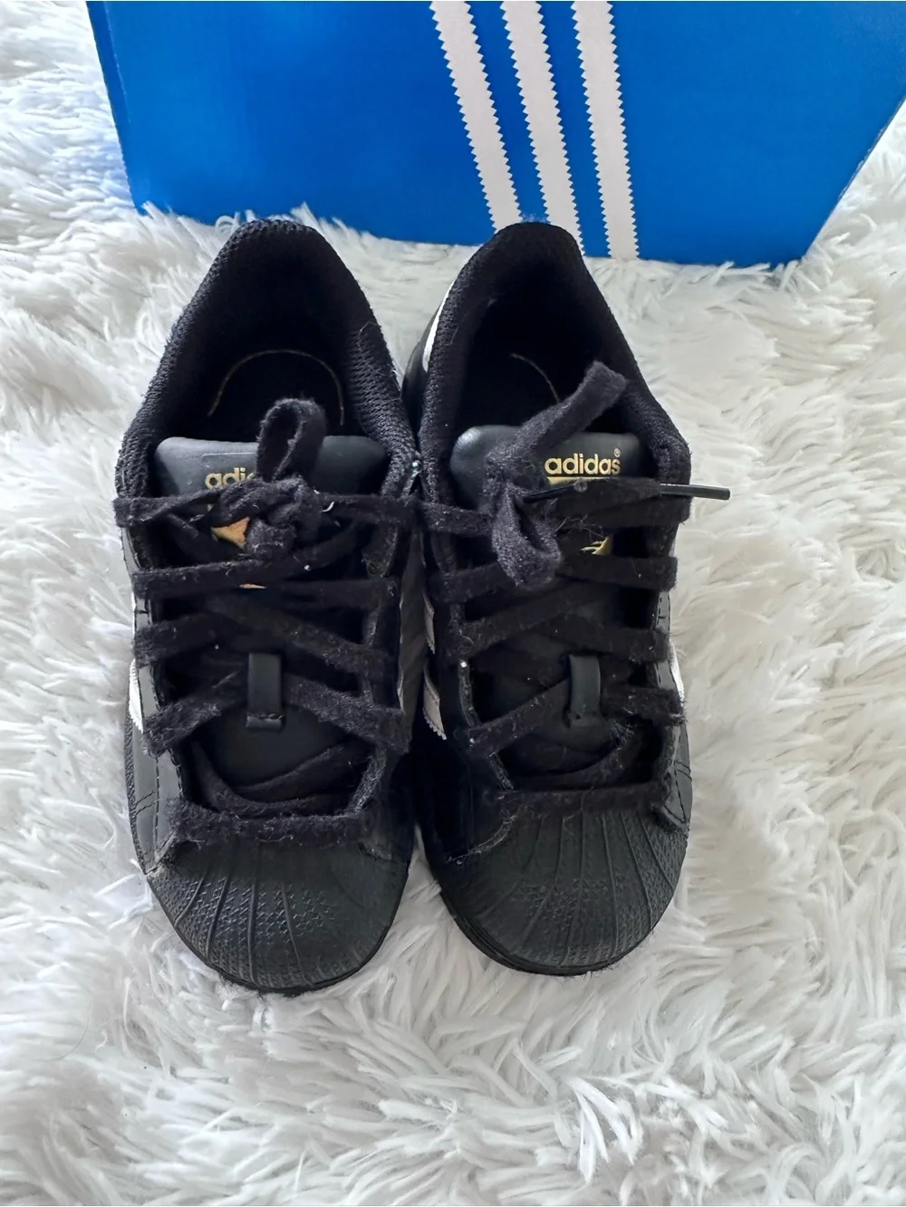 adidas Originals Kids Black and White Superstar Sneakers size 11K